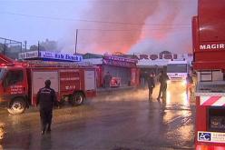 بالفيديو حريق هائل في السوق الشعبي العثماني بأنقرة