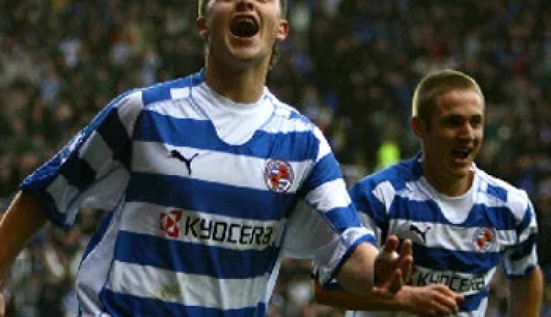 ريدينغ يعود إلى الدوري الممتاز