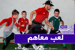 بن رحمة يلتقي بأطفال برينتفورد