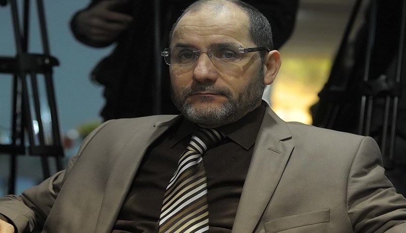 مقري يتحدّى رفاقه في المعارضة