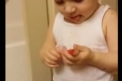 فيديو لطفل يودع سمكته للمرة الأخيرة يجعلك تذرف الدموع