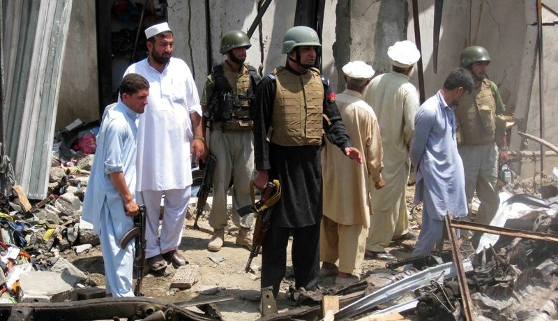 مقتل 5 أشخاص وإصابة 70 آخرين في انفجار شمال غرب باكستان