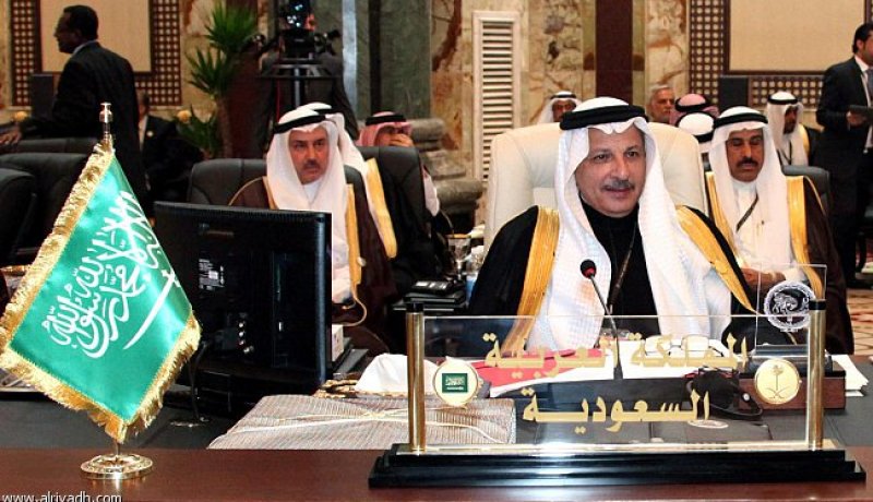 سفير خادم الحرمين لدى مصر يصل للقاهرة