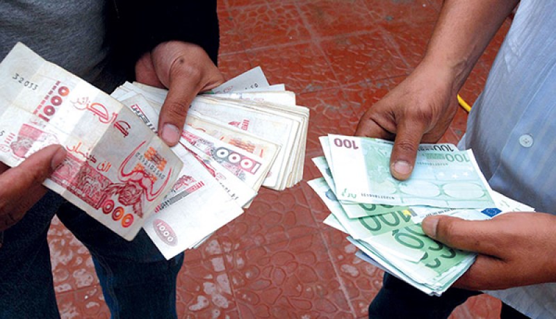 تدهور تاريخي للدينار أمام الأورو في المعاملات الرسمية