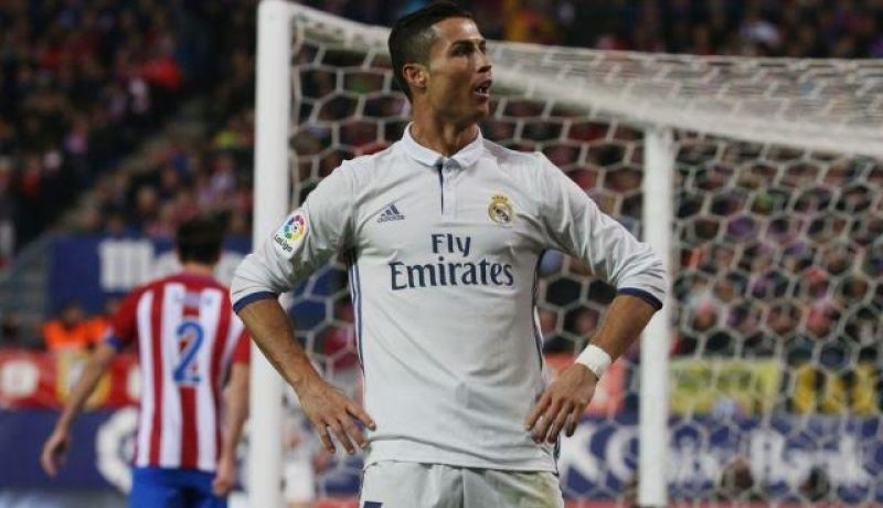 رونالدو يقرر الرحيل عن ريال مدريد !