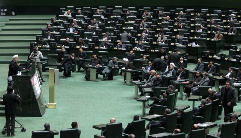 البرلمان الإيراني يصادق بالأغلبية على الإتفاق النووي التاريخي