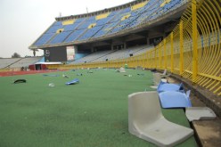 سقوط مناصرين بعد إنهيار جزء من المدرجات