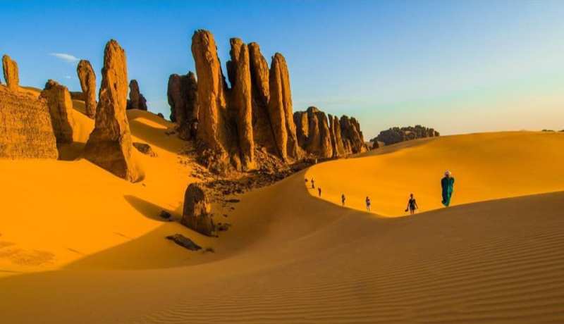 وزير السياحة: “تنصيب لجنة قطاعية لمتابعة تحضيرات موسم السياحة الصحراوية”