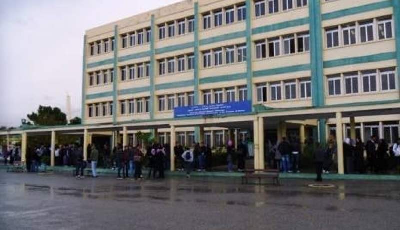 طلبة كلية المحروقات بجامعة بومرداس يصعدون من احتجاجهم  بتنظيم إعتصام
