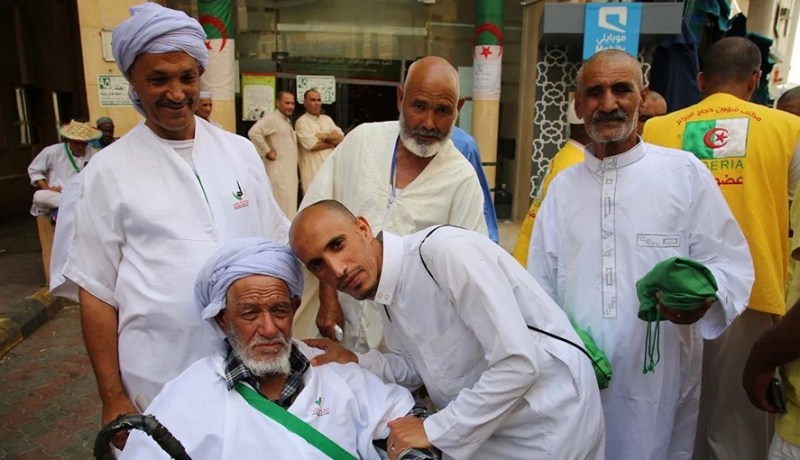 بالصور: بداية نقل الحجاج من فنادق مكة تجاه المدينة المنورة