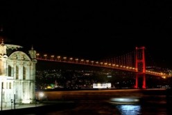 استئناف الحركة على جسر البوسفور بتركيا بعد إغلاقه لمخاوف أمنية