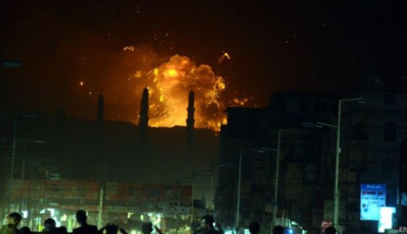 انفجارات عنيفة تهز العاصمة صنعاء إثر غارات التحالف العربي