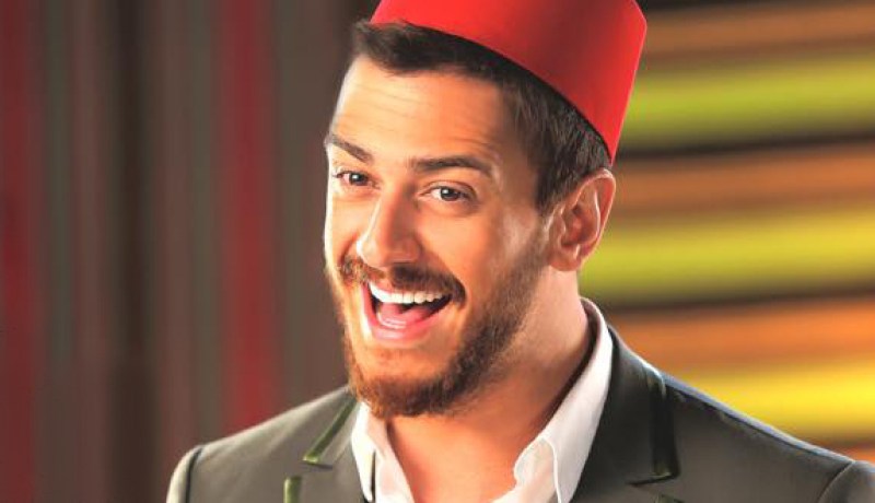 بالفيديو سعد المجرد يحرج معجبة حاولت لمسه
