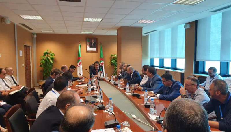 جلاب: “إعداد هيكل تنظيمي يؤطر ويحمي مهنة التوزيع والموزعين”