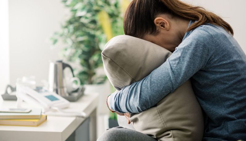 من يهديني المحبة أعده بمفاجآت سارّة