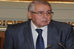 رئيس ديوان بن صالح  هرب