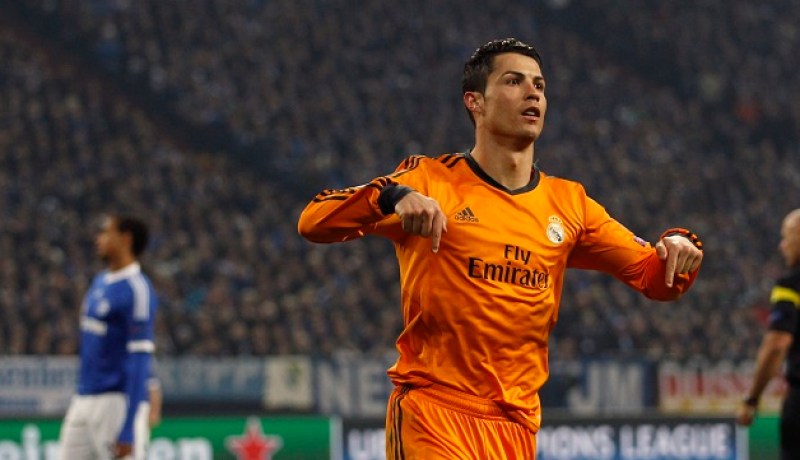 ريال مدريد يكتسح شالكه بسداسية ويضع قدماً له في ربع نهائي دوري الأبطال