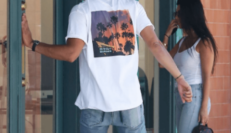 شقيقة كيم كارديشيان الكبرى ترتبط بشاب جزائري يصغرها بـ 15 عاما