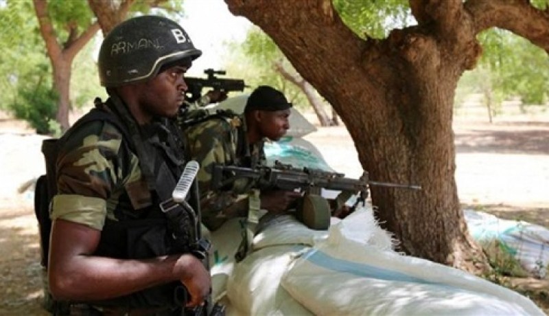 فرنسا تزود الكاميرون بمعدات عسكرية متطورة لقتال بوكو حرام