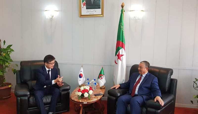 الجزائر وكوريا الجنوبية تبحثان سبل تطوير الاستثمار