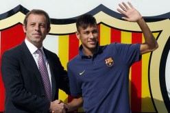 برشلونة يعترف بارتكابه مخالفة جنائية في صفقة نيمار و يرد المبالغ المختلسة