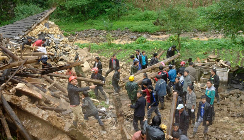 وفاة 8 أشخاص في انهيار ارضي بجنوب غرب الصين