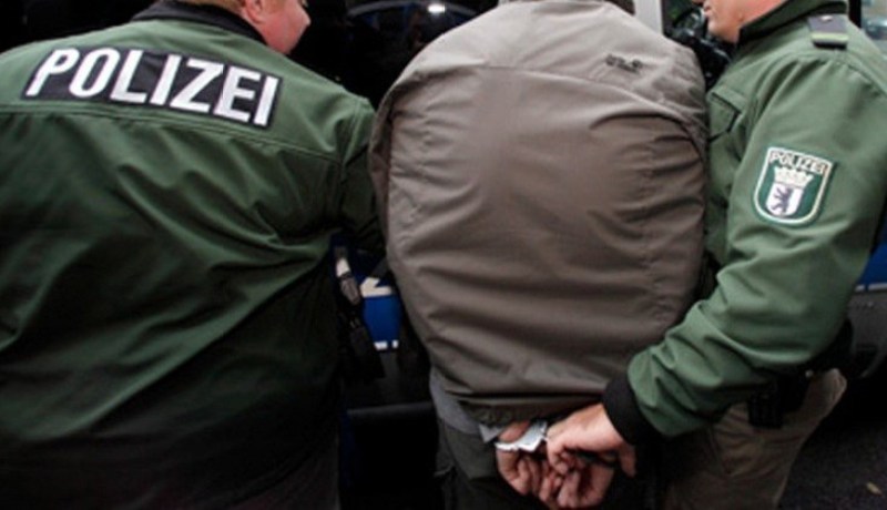 اعتقال شخصين بشبهة تفجير مقهى في ألمانيا