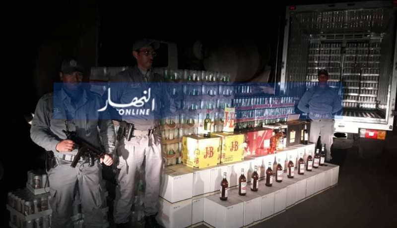 بالصور.. جمارك وهران تحبط محاولة تمرير أكثر من 8 آلاف وحدة خمر