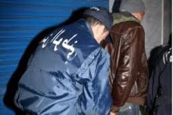 توقيف 4 قصر رفقة 3 اشخاص في العشرينات بتهمة سرقة محل لبيع أجهزة الاعلام الالي