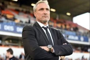 كازوني يحل بالجزائر ويمنح موافقته لتدريب العميد