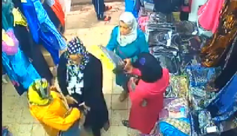 فيديو يظهر عصابة نساء تقوم بسرقة الملابس في وهران