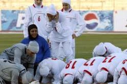 الفيفا تسمح بارتداء الحجاب الخمار في لقاءات كرة القدم