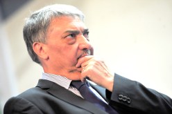 اختلفوا على غنائم الخسارة