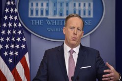 الجزائر آمنة وليست معنية بقائمة دونالد ترامب