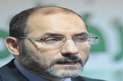 جهاز مخابراتي عند مقري