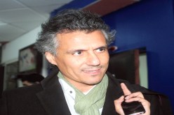 نكاز يبحث عن خمسة ملايين