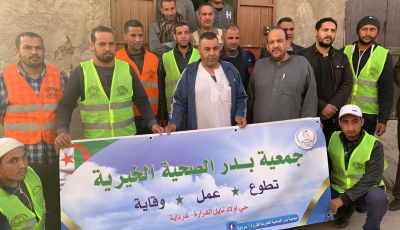 السيناتور الطاهر غزيل يتبرع بشحنات من المعقمات والكمامات والقفف التموينية بغرداية