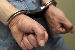 محتال يستعمل مشروبا مخدّرا للنصب على الفتيات في وهران