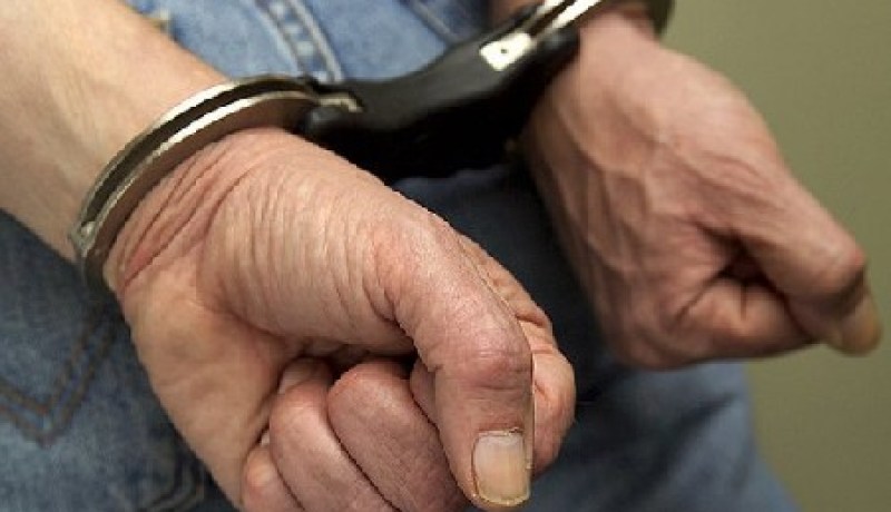 محتال يستعمل مشروبا مخدّرا للنصب على الفتيات في وهران