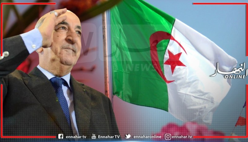الرئيس تبون يدعو لرفع العلم الوطني فوق كل منزل في المناسبات الوطنية