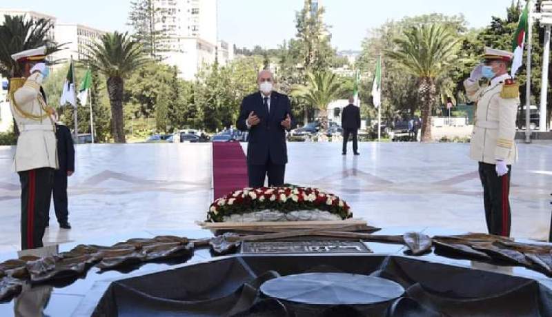 الرئيس تبون يضع إكليلا من الزهور بمقام الشهيد ويترحم على أرواح الشهداء