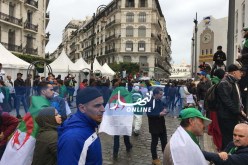 بالصور… بداية التجمع والإستعداد لمسيرة الجمعة الخامسة بشعار “يتنحاو ڨع”