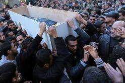 قتلى بقصف لغزة واحتجاجات على الأونروا بالضفة