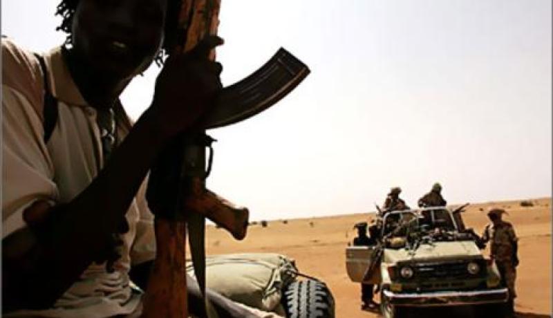 متمردون بدارفور يطلقون 14 جنديا سودانيا