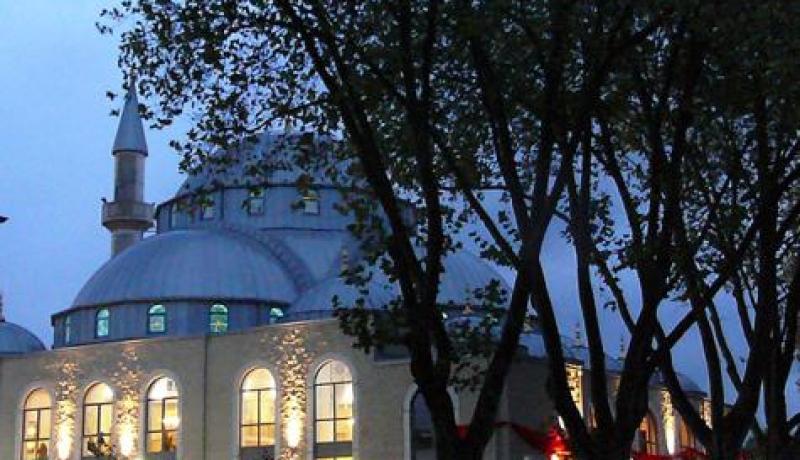 دعوة للسماح برفع الأذان خارج مساجد ألمانيا