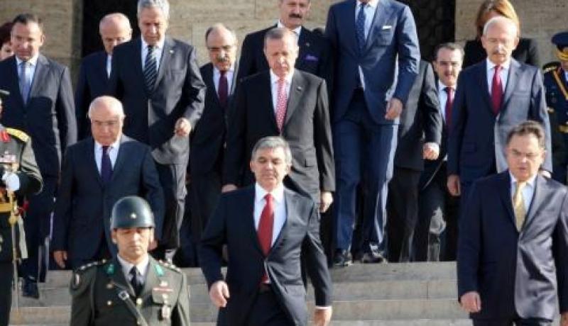 غل يطلب احترام القانون وأردوغان يصر على المؤامرة