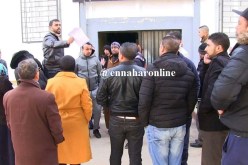 بالصور.. مكتتبو “عدل”  عين تيموشنت يحتجون أمام مقر الوكالة