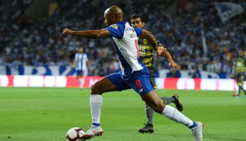 بالفيديو.. براهيمي يدشّن الموسم بهدف عالمي !