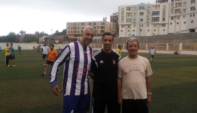 بالصور.. علي حداد لاعب كرة في “أزفون”!