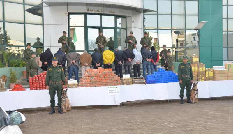 الإطاحة بـ 12 مروّج مخدرات وضبط أكثر من 11 قنطار “كيف” في البليدة